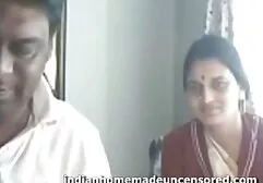 मॉडल की चूत को चाटने से लड़का सेक्स चैट की हवा में डॉगी स्टाइल में एक इंग्लिश मूवी वीडियो में सेक्सी अप्सरा को चोदता है