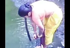 एक दोस्त के बजाय, वह अपनी कुतिया आंखों सेक्सी बीएफ इंग्लिश फिल्म पर पट्टी बांधकर गड़बड़ कर दिया