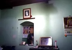 नग्न mulatto सक्रिय रूप से सेक्सी इंग्लिश मूवी एक स्ट्रैपआन के साथ उसकी सफेद प्रेमिका को चोदता है