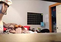 ईवा खूबसूरत स्तन के साथ एक लड़के के लिंग की इंग्लिश सेक्सी मूवी फिल्म सवारी करती है
