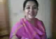 एक युवा रूसी कुतिया ने एक टूथब्रश के साथ अपनी बिल्ली सेक्सी इंग्लिश सेक्सी मूवी को झटका दिया और लिखा