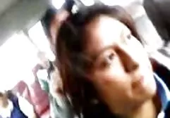 चिंतित माँ ने बाथरूम में बेटे के दोस्त की जासूसी की और उसे इंग्लिश फिल्म मूवी सेक्सी चोदा