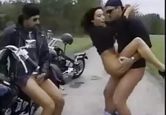 पतली इंग्लिश सेक्सी वीडियो एचडी फुल मूवी कमर के साथ गोरा MFM सेक्स में अपनी वर्जिनिटी खो देता है