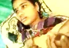 चड्डी में सिली इंग्लिश सेक्सी फिल्म फुल नंगी लड़की ने अपने स्वाभाविक स्तन दिखाए