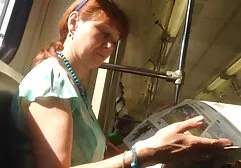 प्रमुख गोरा गुलाम पर पेंटीहोज डालता इंग्लिश मूवी वीडियो में सेक्सी है और उसकी चूत को चाटता है